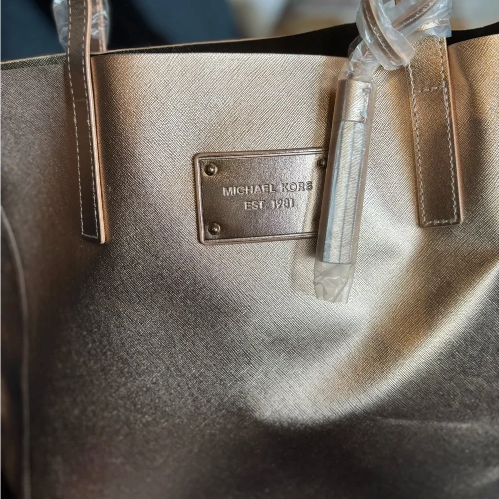 Michael Kors Rose Gold Leather Tassel Tote BRAND NEW NO CALL OUTS - Picture 15 of 16